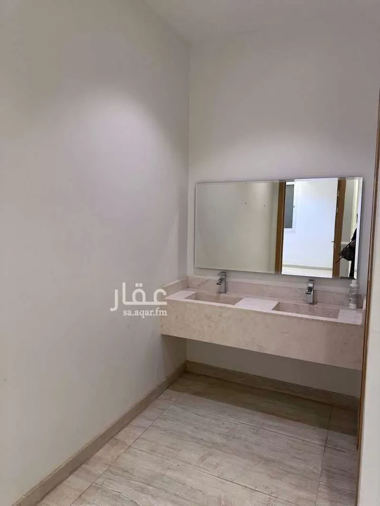 فيلا للإيجار في شارع ابن هبيرة الشيباني ، حي العوالي ، الرياض ، منطقة الرياض صورة 4