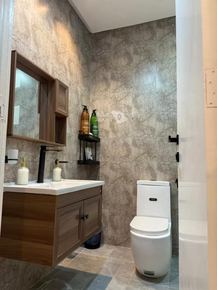 Floor for Rent in Riyadh Sultanah 17