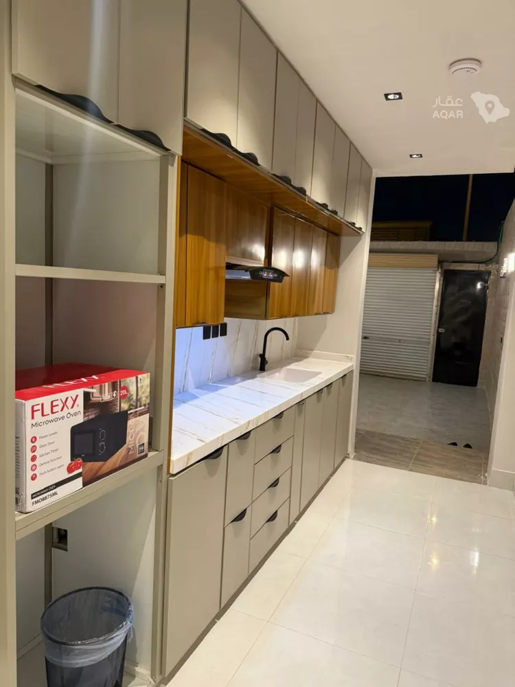 Floor for Rent in Riyadh Sultanah 7