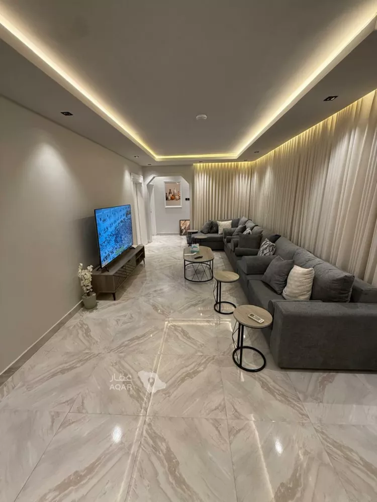 Floor for Rent in Riyadh Sultanah 8