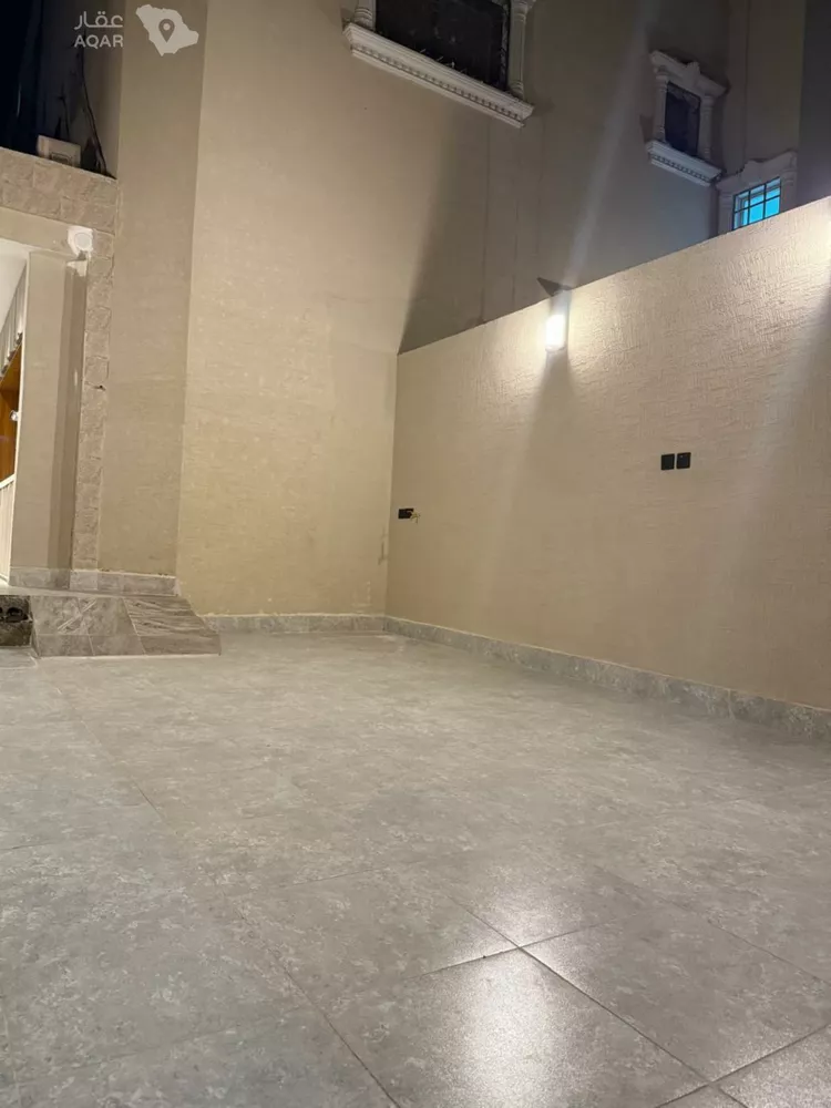 Floor for Rent in Riyadh Sultanah 18