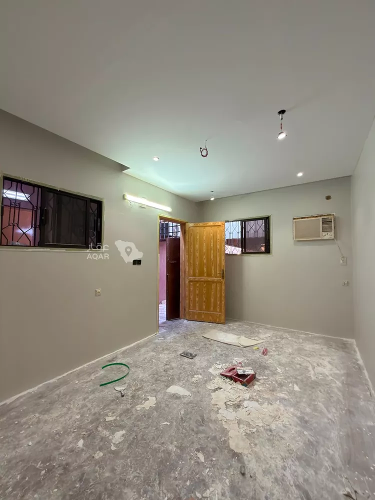 Floor for Rent in Riyadh Dhahrat Al Badi'ah 9