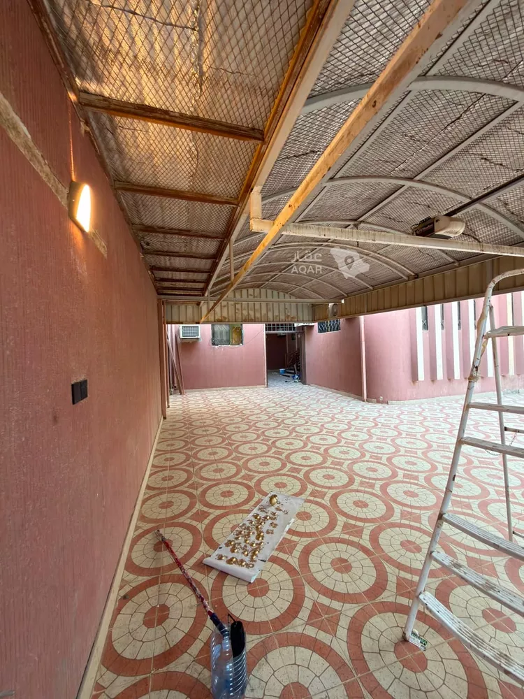 Floor for Rent in Riyadh Dhahrat Al Badi'ah 8