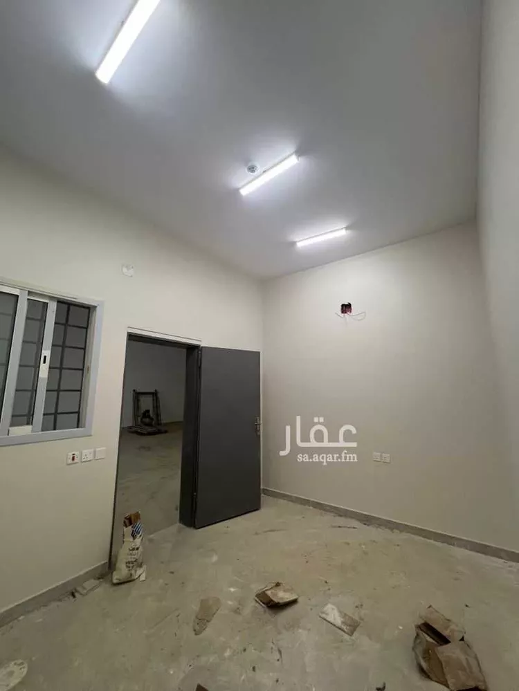 مستودع للإيجار في شارع المديفع, حي طيبة, مدينة الرياض, منطقة الرياض