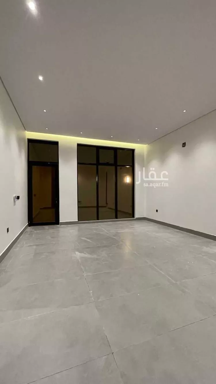 Floor for Sale in Riyadh Al Janadriyah 7