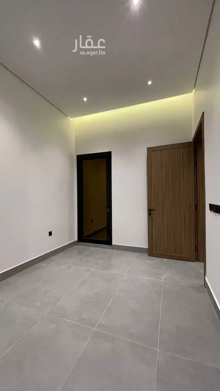 Floor for Sale in Riyadh Al Janadriyah 14