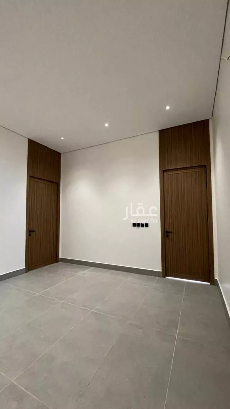 Floor for Sale in Riyadh Al Janadriyah 13