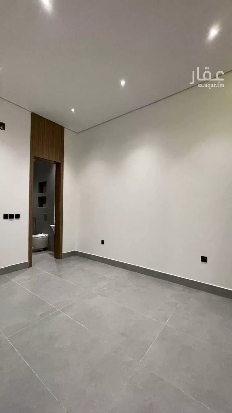 Floor for Sale in Riyadh Al Janadriyah 15