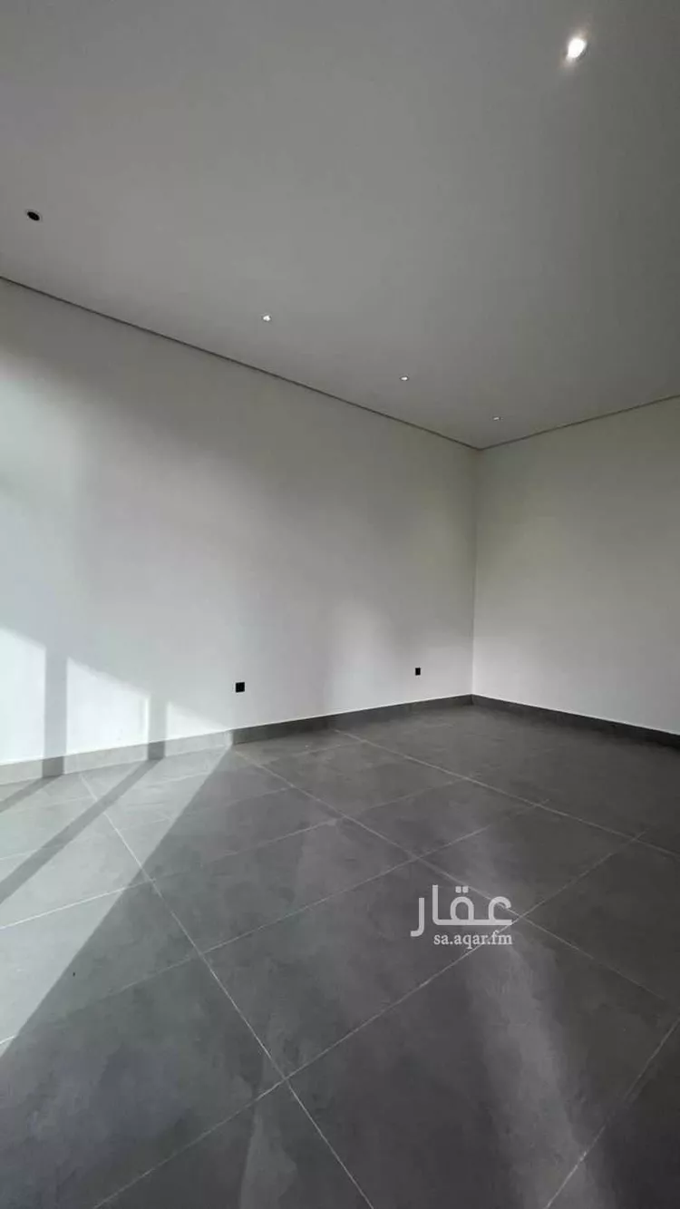 Floor for Sale in Riyadh Al Janadriyah 9