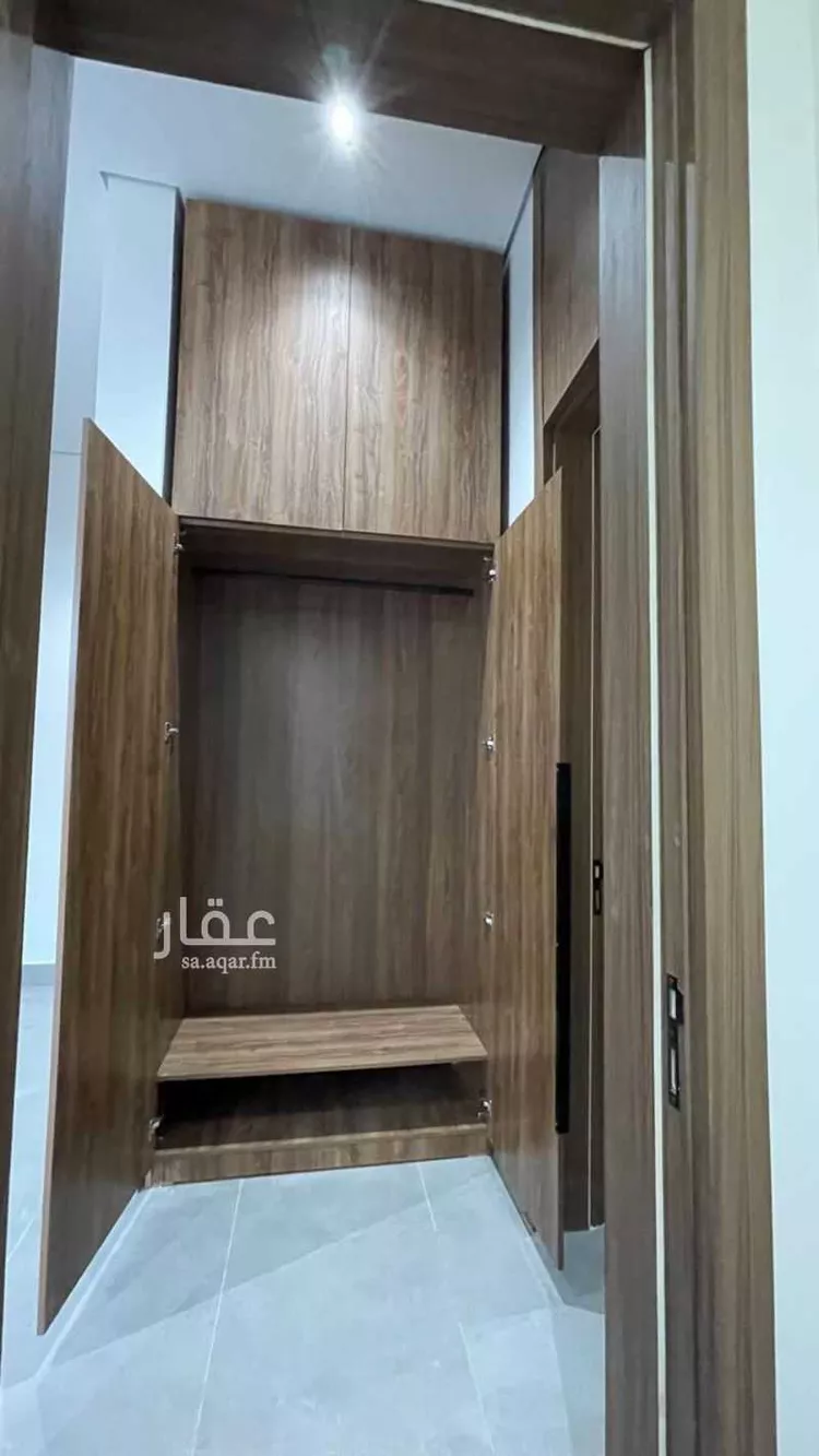 Floor for Sale in Riyadh Al Janadriyah 20