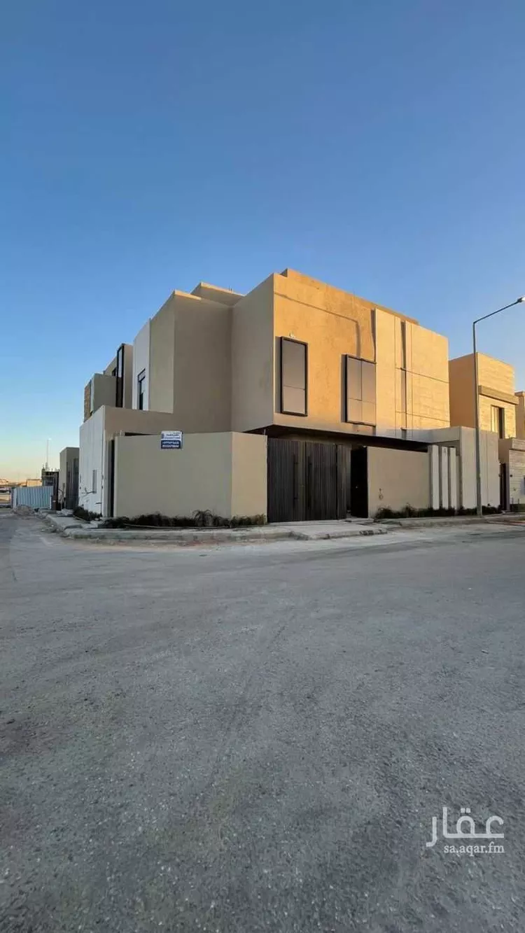 Floor for Sale in Riyadh Al Janadriyah 21