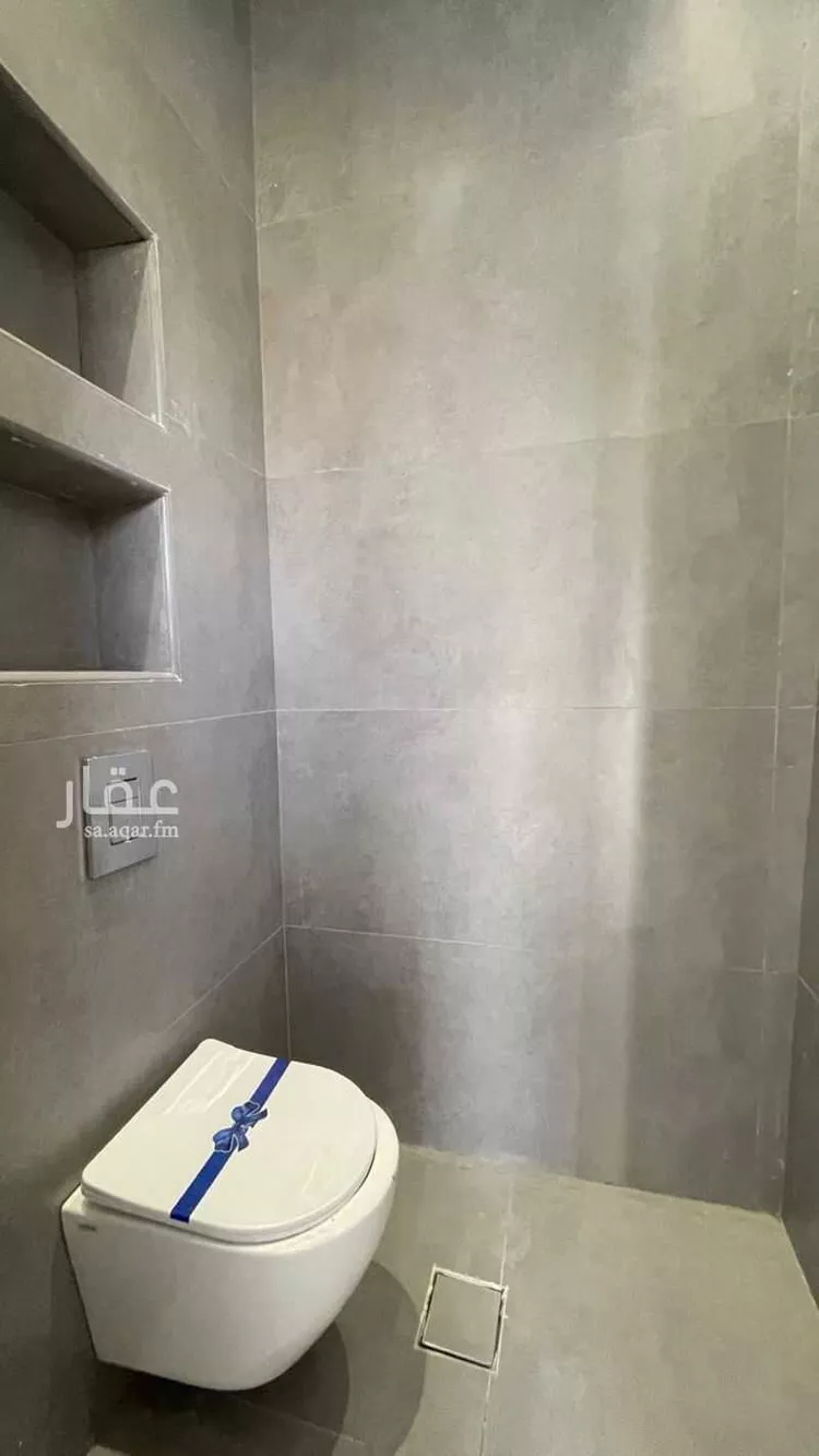Floor for Sale in Riyadh Al Janadriyah 6