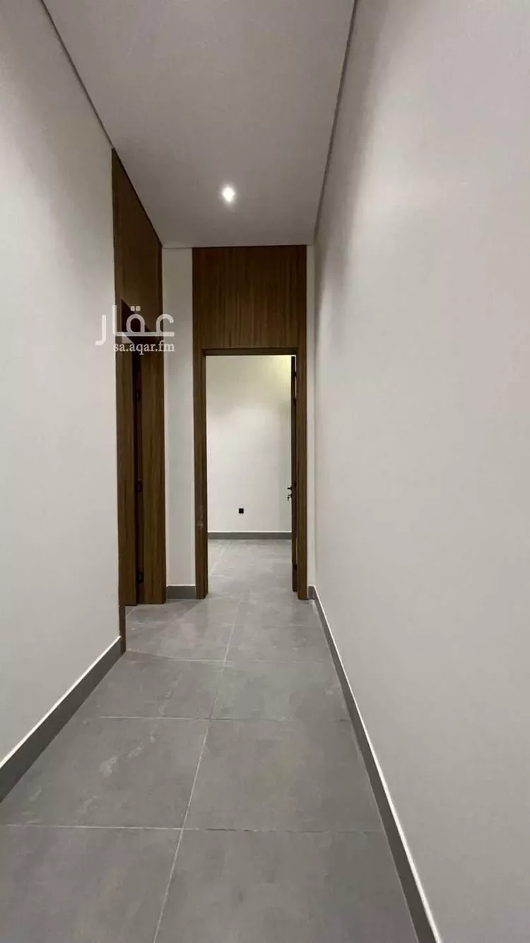Floor for Sale in Riyadh Al Janadriyah 12