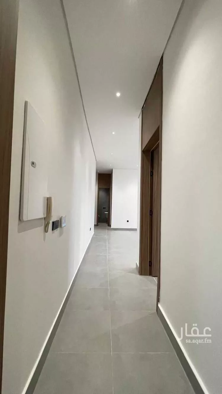 Floor for Sale in Riyadh Al Janadriyah 10