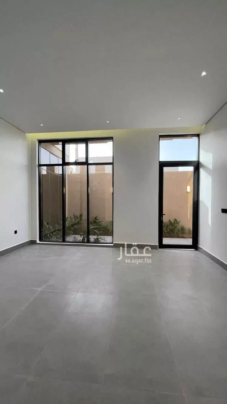 Floor for Sale in Riyadh Al Janadriyah 11