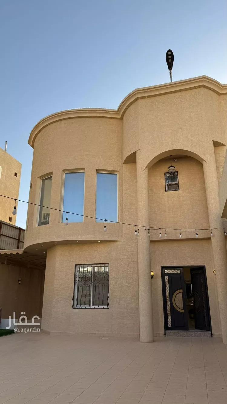 فيلا للبيع في شارع علي بن عبدالكريم باحميد, حي العوالي, مدينة الرياض, منطقة الرياض