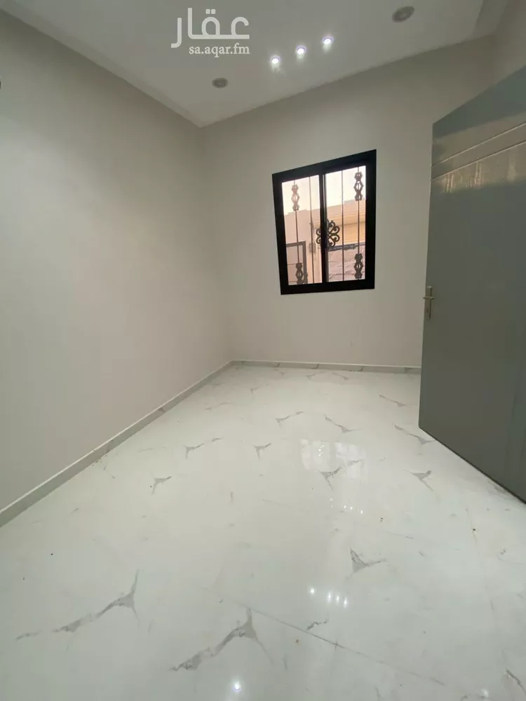 دور للبيع في شارع المباركات, حي البرية, مدينة الرياض, منطقة الرياض صورة 4