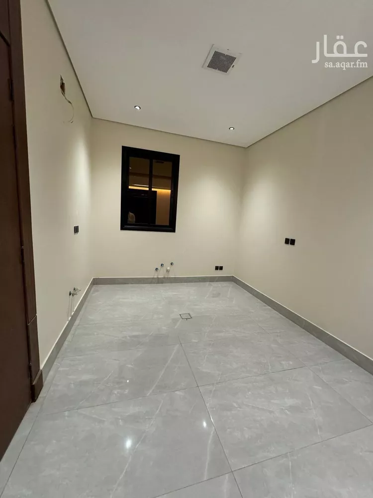 دور للبيع في شارع الحسين بن رواحة, حي الرمال, مدينة الرياض, منطقة الرياض