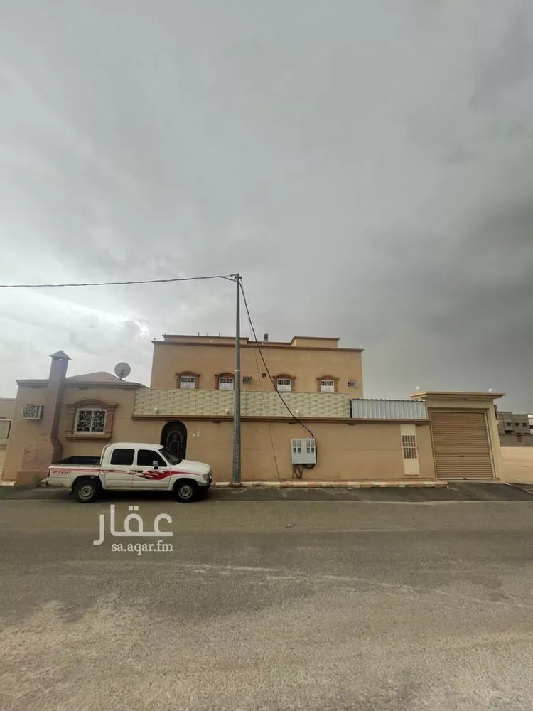 عمارة للبيع في حي النزهة, مدينة طريب, منطقة عسير