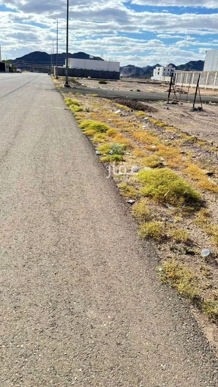 Land for Sale in Medina An Naqs