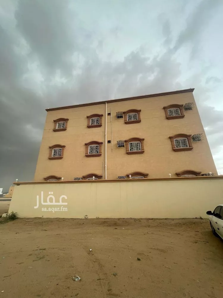 عمارة للبيع في حي النزهة, مدينة طريب, منطقة عسير صورة 3