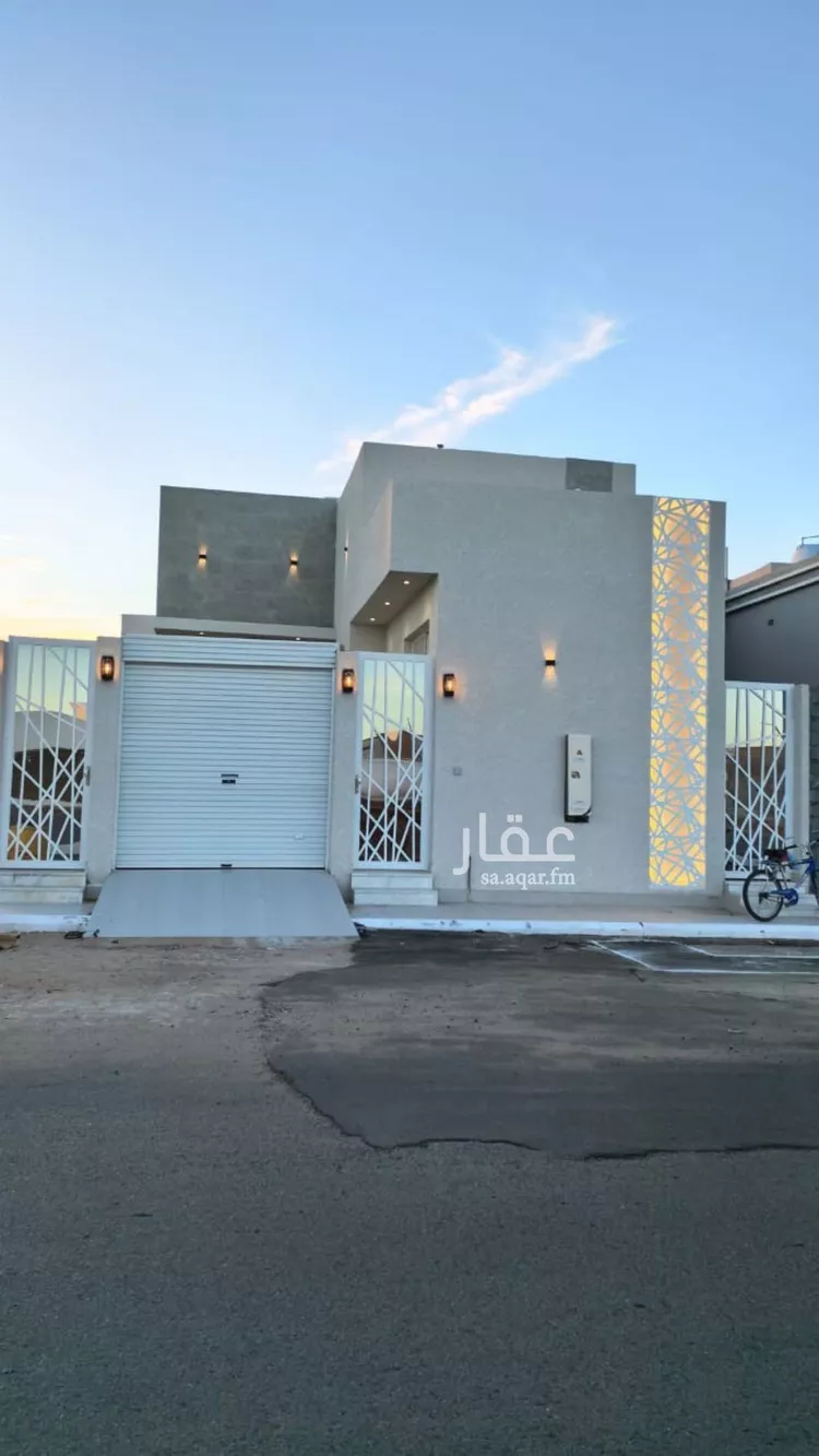 فيلا للبيع في شارع حبيب ابن اساف الانصاري, حي المدائن, مدينة حائل, منطقة حائل