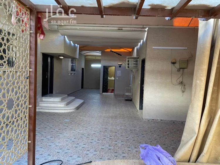 فيلا للبيع في شارع ابي عبدالله الدمياطي, حي ظهرة البديعة, مدينة الرياض, منطقة الرياض صورة 4