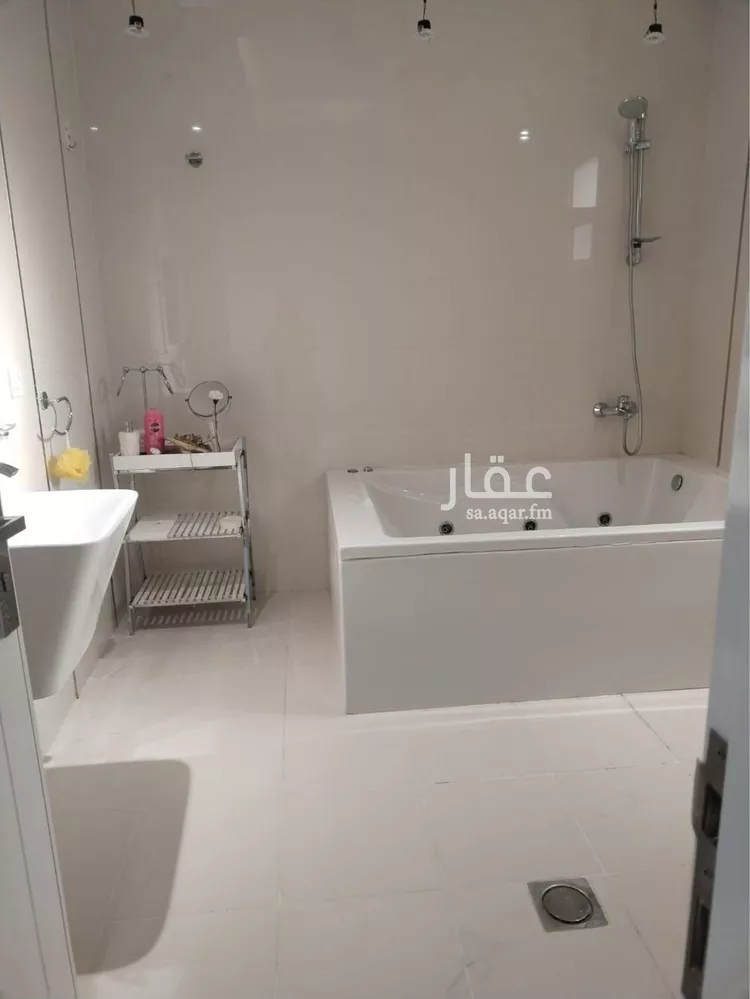 فيلا للبيع في شارع عبدالعزيز بن سبيل, حي العارض, مدينة الرياض, منطقة الرياض صورة 5