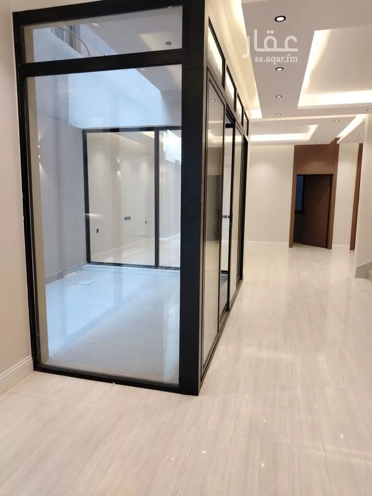 فيلا للبيع في شارع يوسف الشافعي, حي العارض, مدينة الرياض, منطقة الرياض صورة 3