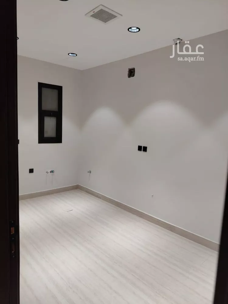 دور للبيع في شارع محمد بن بشر, حي العارض, مدينة الرياض, منطقة الرياض صورة 3