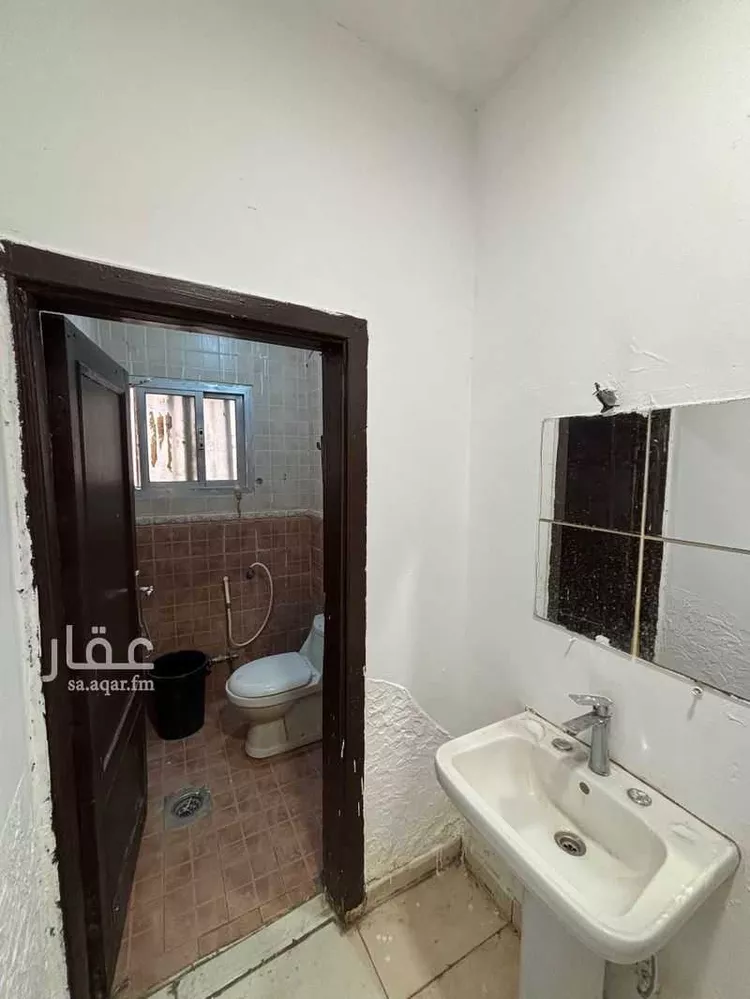 عمارة للإيجار في شارع عبدالرحمن المقرئ, حي العزيزية, مدينة الرياض, منطقة الرياض صورة 4