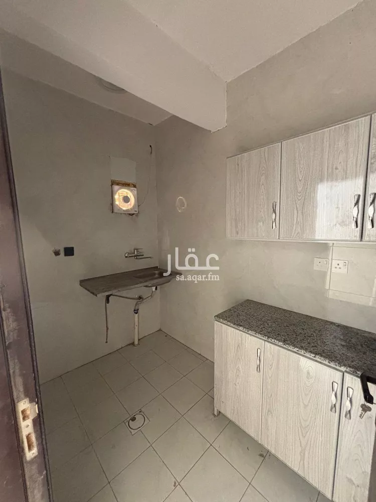 شقة للإيجار في شارع العزيزية الفرعي, حي العزيزية, مدينة الرياض, منطقة الرياض صورة 2