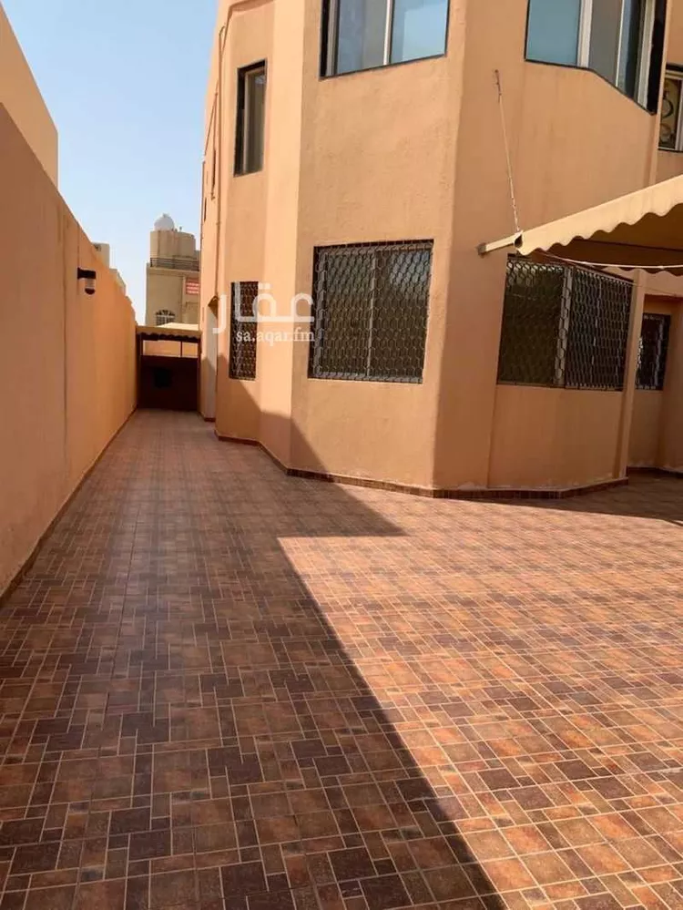 فيلا للبيع في شارع أحمد الطوسي, حي المرسلات, مدينة الرياض, منطقة الرياض صورة 3