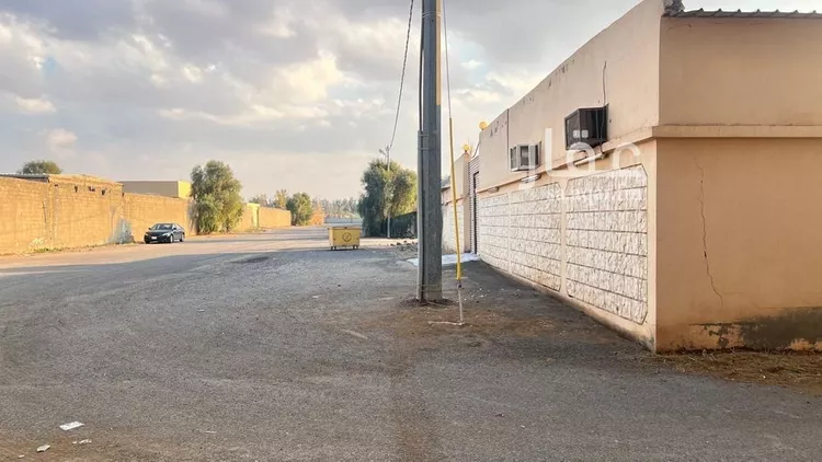 أرض للبيع في حي الربيع, مدينة القريات, منطقة الجوف صورة 3