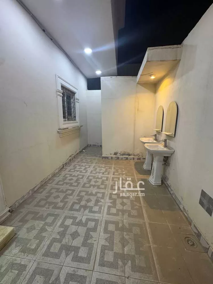 دور للبيع في شارع نور الدين ارسلان, حي العاصمة, مدينة الاحساء, المنطقة الشرقية صورة 3