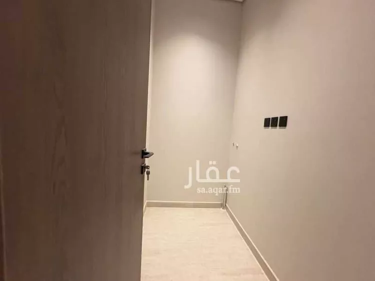 دور للبيع في شارع أحمد القروي, حي عكاظ, مدينة الرياض, منطقة الرياض 8