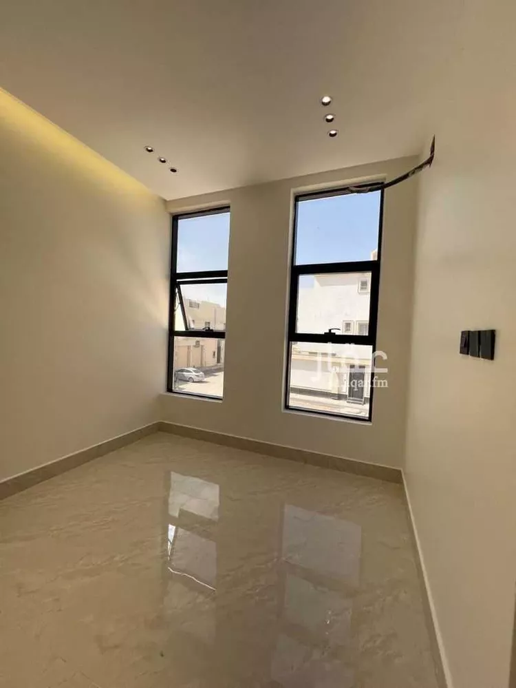 دور للبيع في شارع الحسن بن دينار, حي عكاظ, مدينة الرياض, منطقة الرياض صورة 2