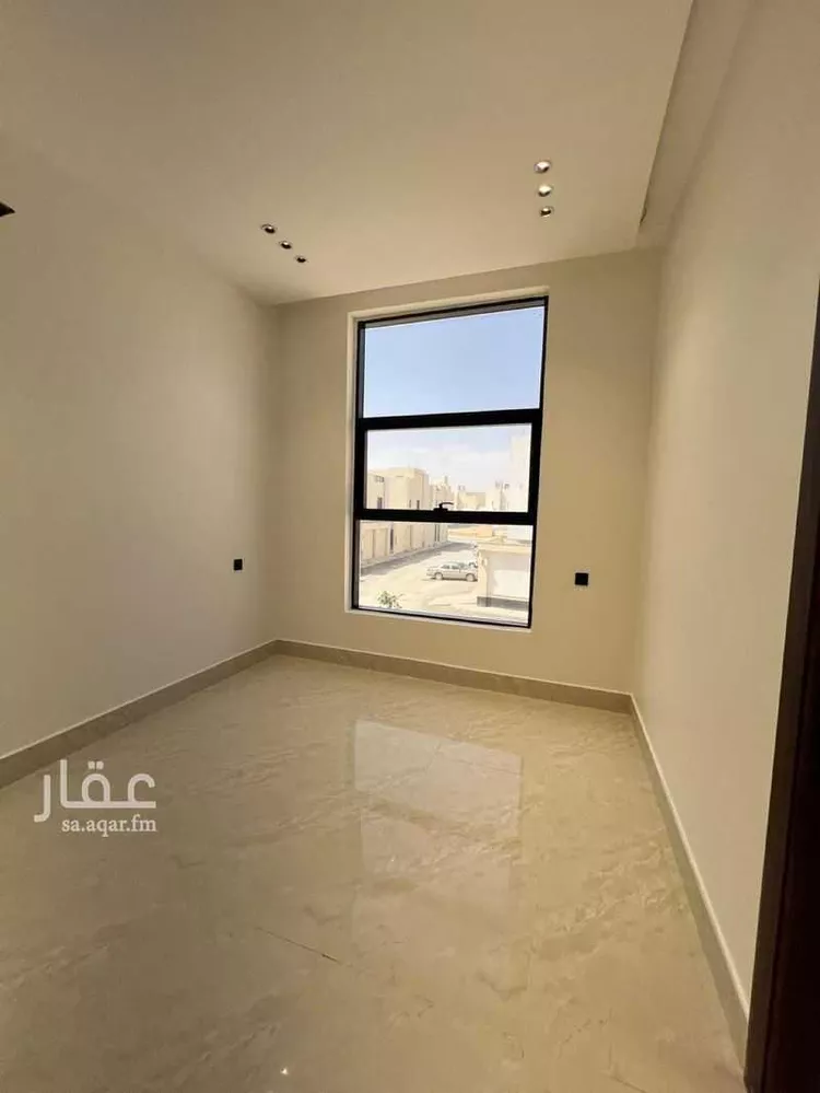 Floor for Sale in Riyadh Okaz 8