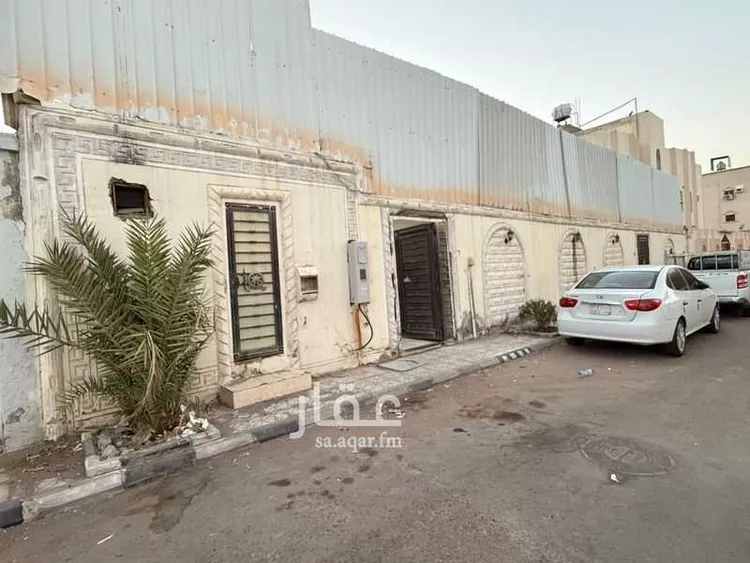 فيلا للبيع في شارع احمد بن محمد الطرسوسي, حي المطار, مدينة المدينة المنورة, منطقة المدينة المنورة صورة 2