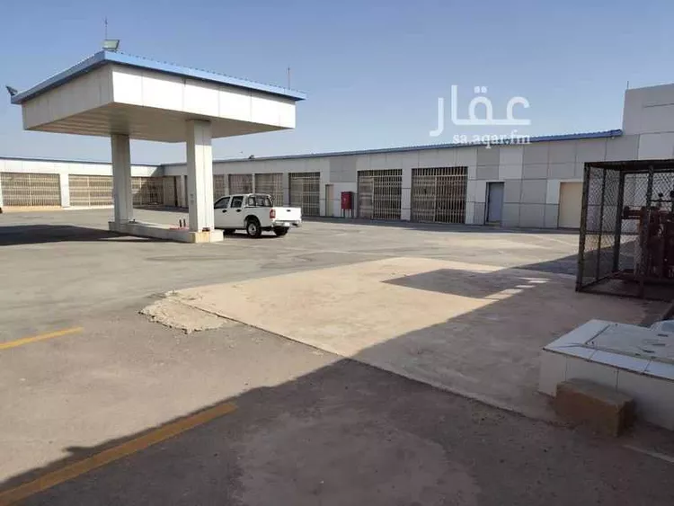 محل للبيع في شارع جبل حضن ، حي عريض ، الرياض ، منطقة الرياض صورة 2