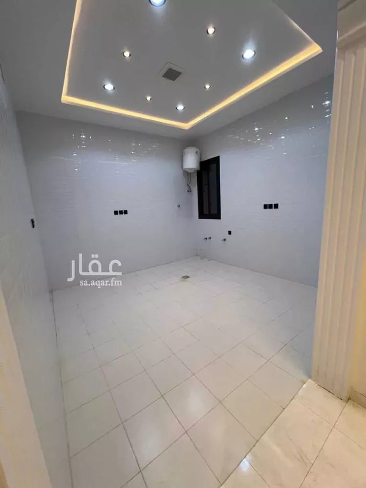 دور للبيع في شارع محمد المنتصر, حي عكاظ, مدينة الرياض, منطقة الرياض صورة 3