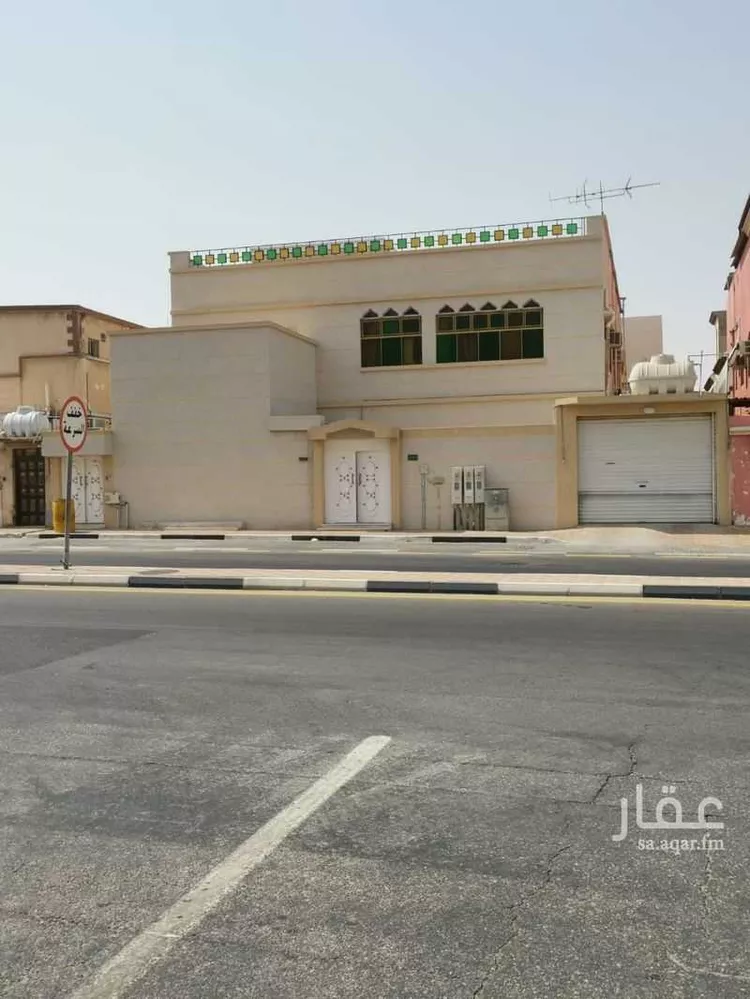 فيلا للبيع في شارع شارع الطائف, حي المدينة, مدينة بقيق, المنطقة الشرقية