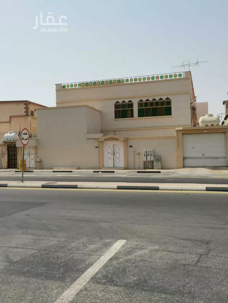 بيت للبيع في شارع الطائف ، حي المدينة ، بقيق ، بقيق