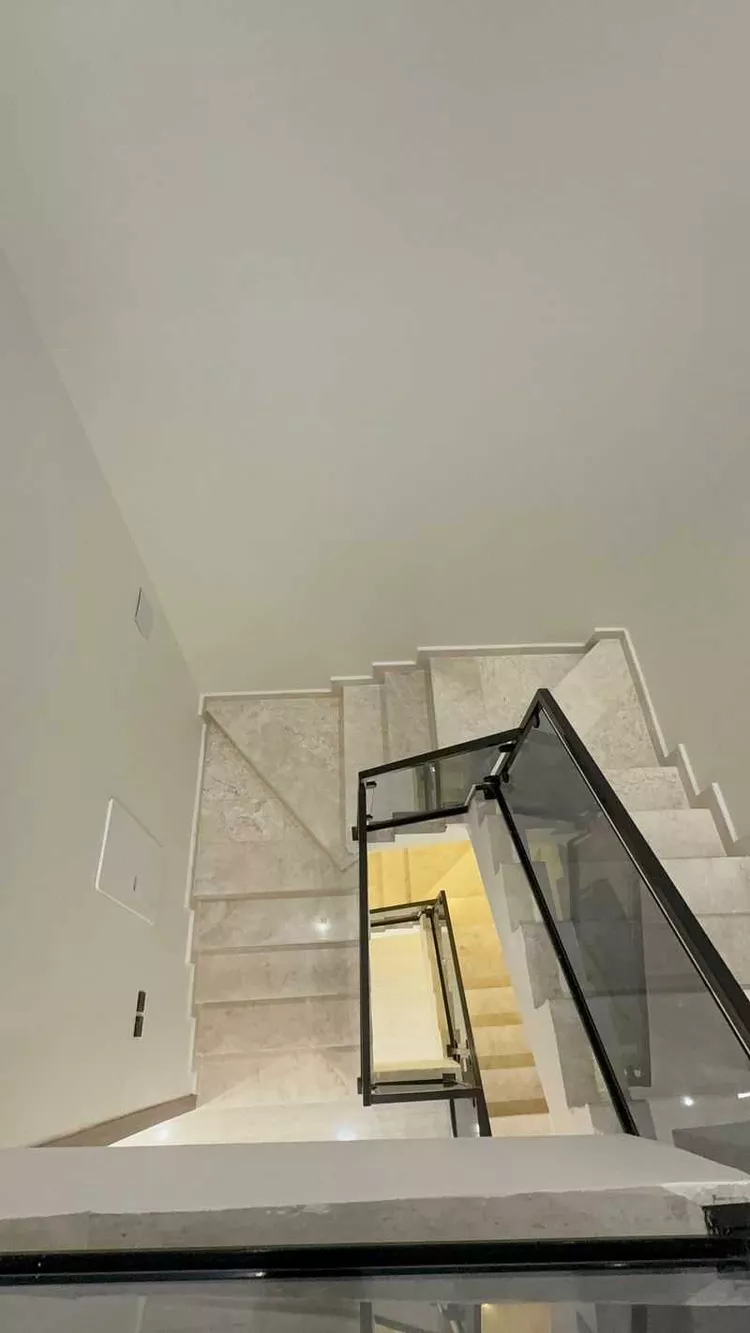 فيلا للبيع في شارع موسى بن علي محمد القبي, حي المنار, مدينة الدمام, المنطقة الشرقية صورة 5