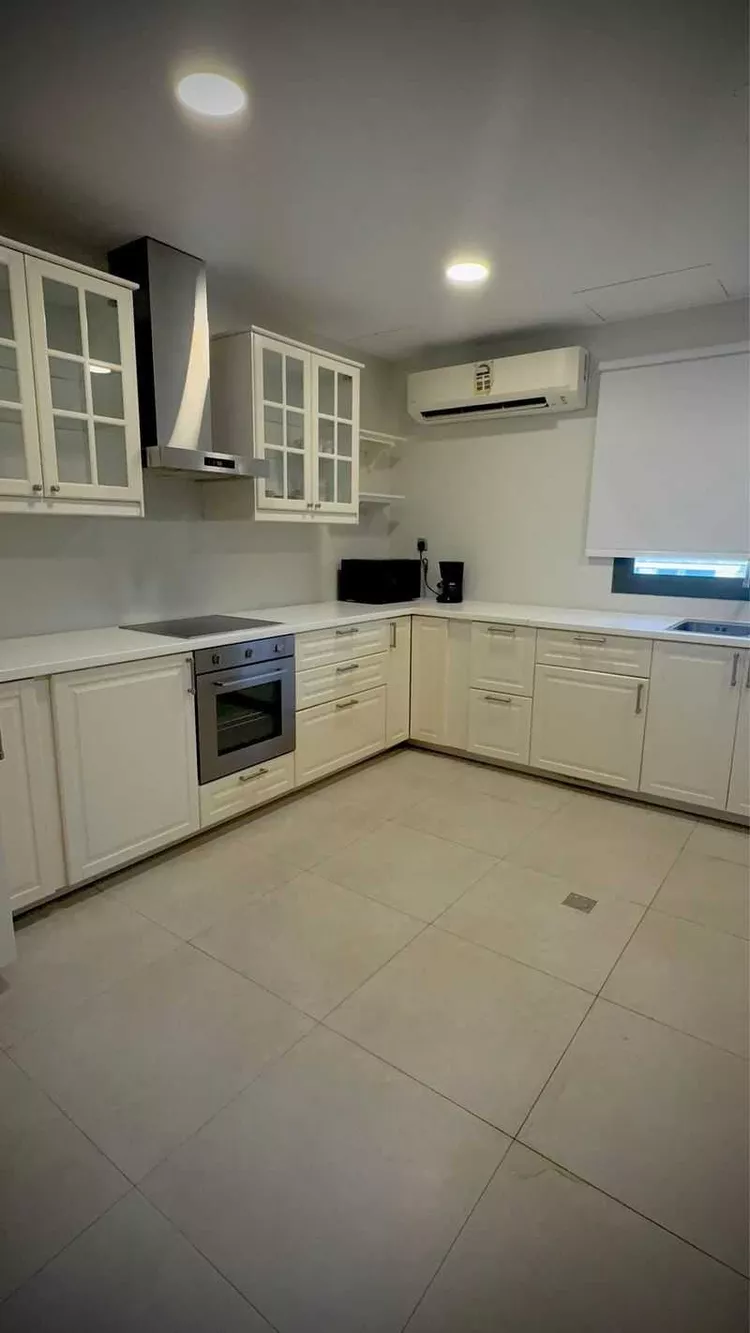 شقة للبيع في شارع القاسم بن سيار, حي البندرية, مدينة الخبر, المنطقة الشرقية 7