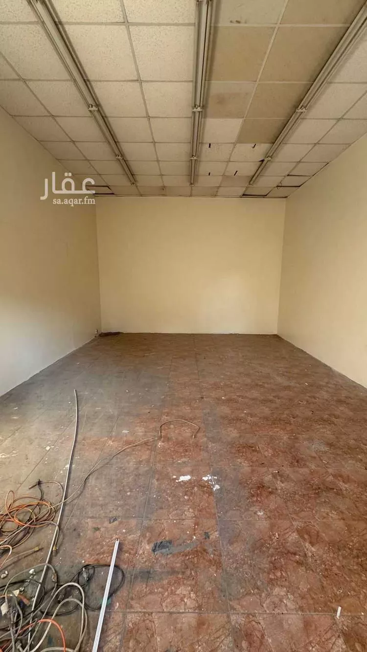 محل للإيجار في شارع الملك عبدالله ابن عبدالعزيز سعود, حي المطار القديم, مدينة بريده, منطقة القصيم صورة 2