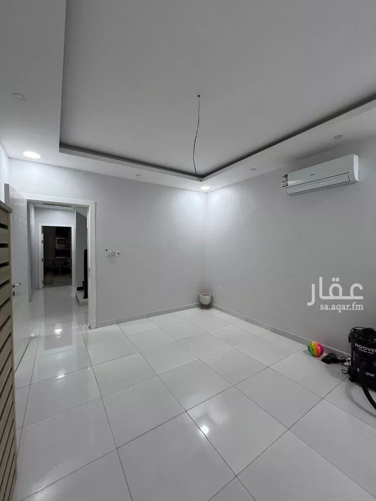 فيلا للبيع في شارع محمد بن عمرو بن العاص, حي طيبة, مدينة الدمام, المنطقة الشرقية صورة 5