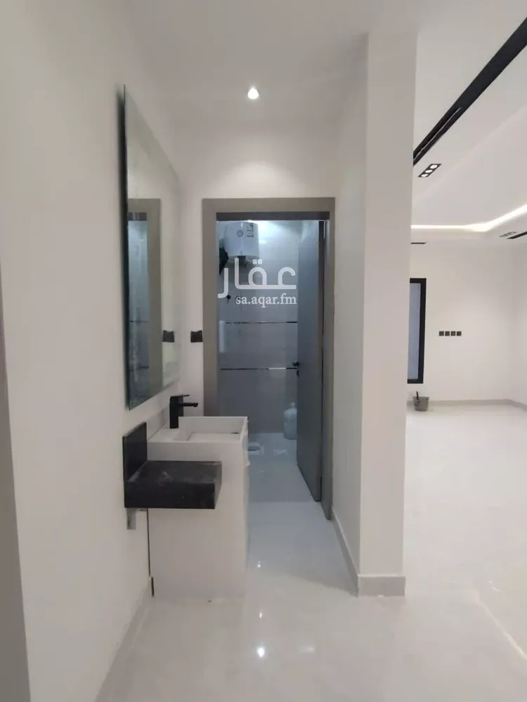 دور للبيع في شارع  مسلم, حي بدر, مدينة الرياض, منطقة الرياض صورة 2