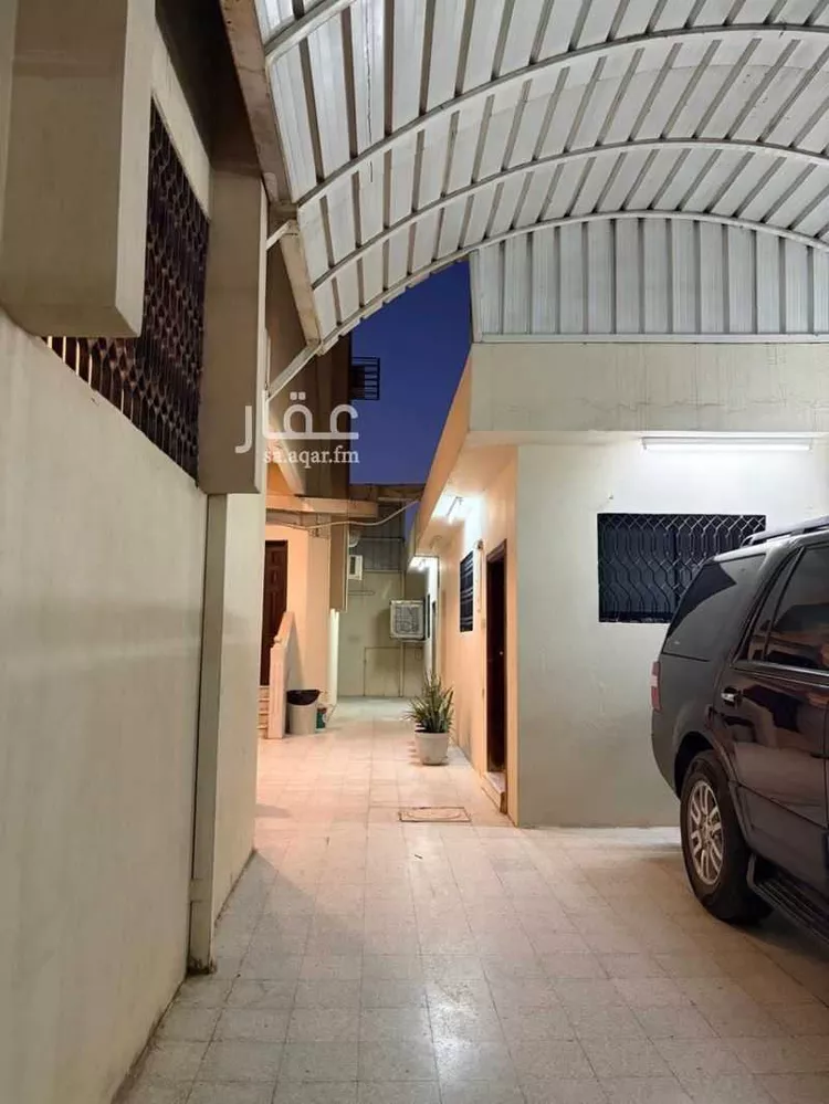 فيلا للبيع في شارع الفراء, حي شبرا, مدينة الرياض, منطقة الرياض صورة 2