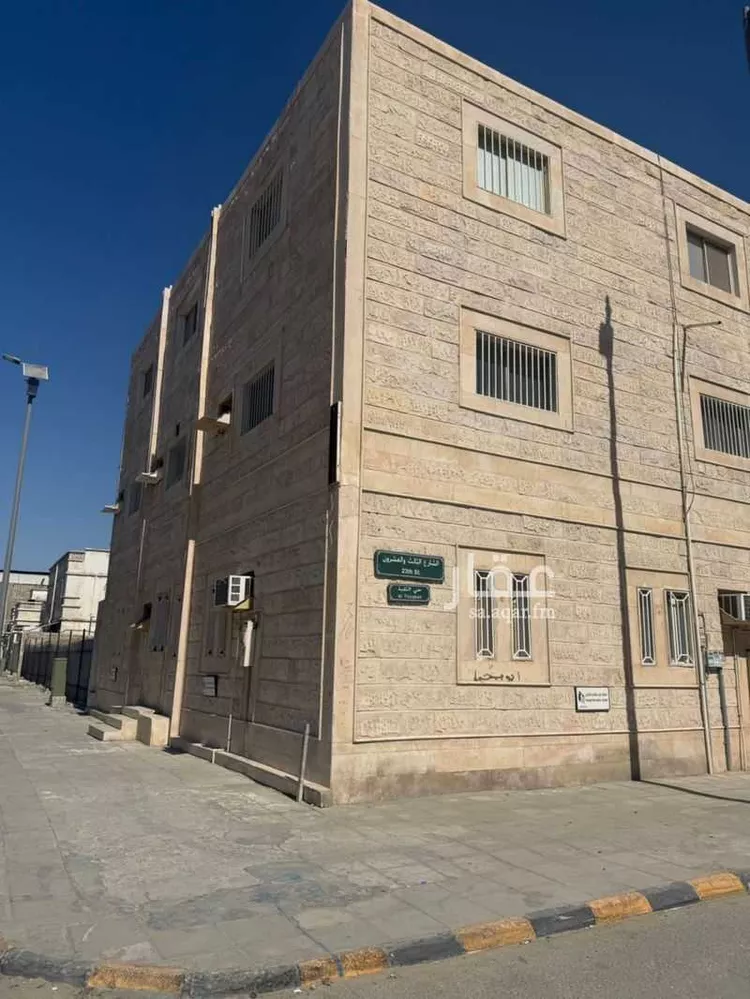 عمارة للبيع في شارع الثالث والعشرون, حي الثقبة, مدينة الخبر, المنطقة الشرقية صورة 2